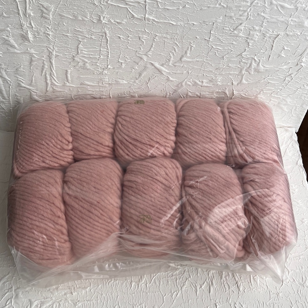 Bulky wool yarn By Debbie Bliss 50/50% Wool/ Acrylic, lot of 10 balls